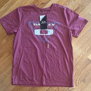 Oakley Graphic Logo Tee - new with tags!
